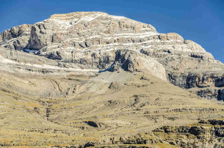 Huesca - parque nacional de Ordesa y Monte Perdido - valle de Ordesa 20 - circo de Soaso - Soum de Ramond.jpg